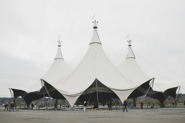 Workers raise the White Big Top for Cavalia