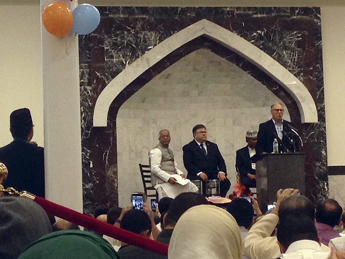 Gov. Jay Inslee addresses the crowd at MAPS after the Eid Al-Fitr prayer. Courtesy of Amany Aamir