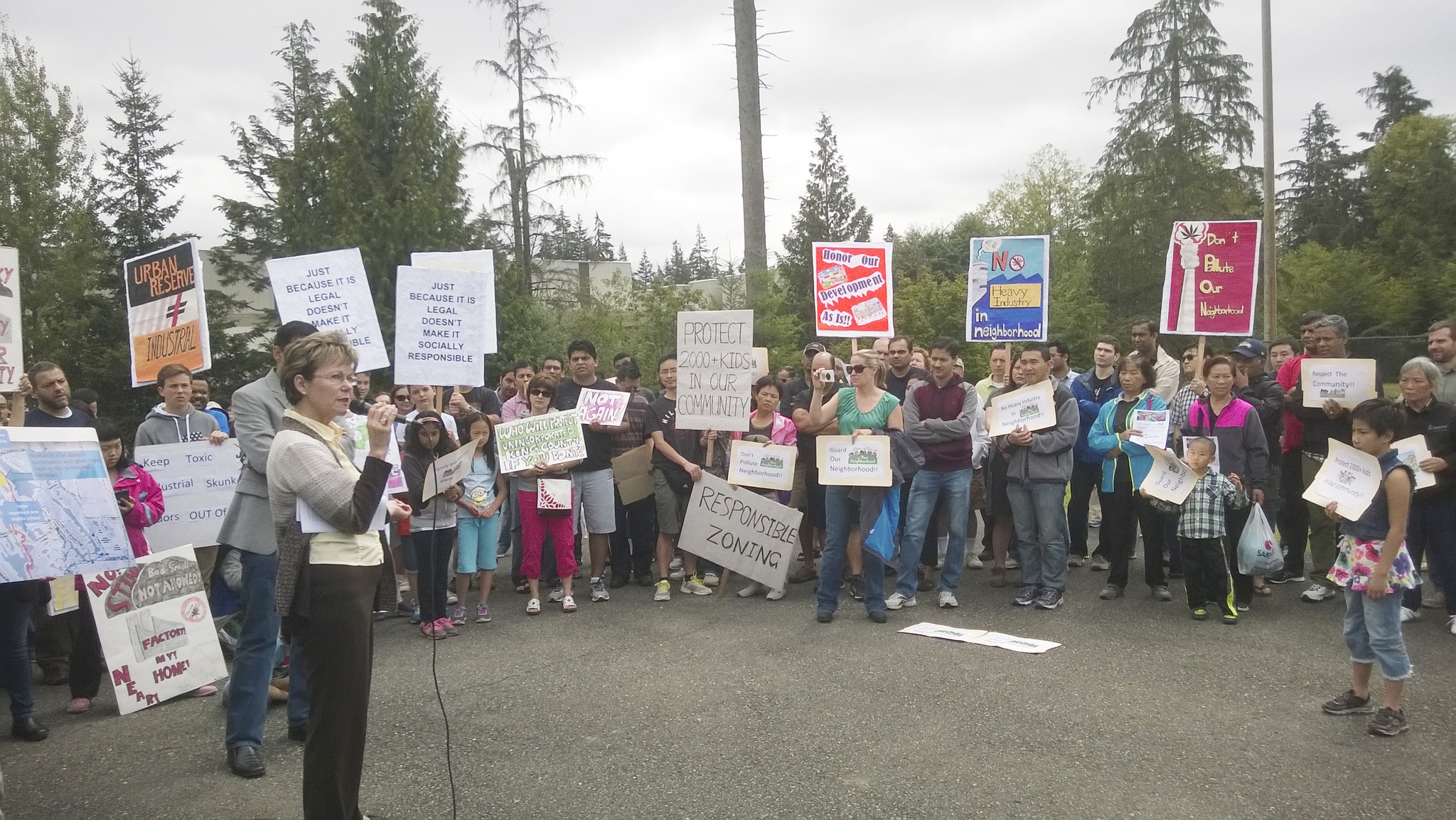 King County Council member Kathy Lambert speaks to Redmond Ridge-area residents at a rally on Saturday. Courtesy of Sai Ramanath