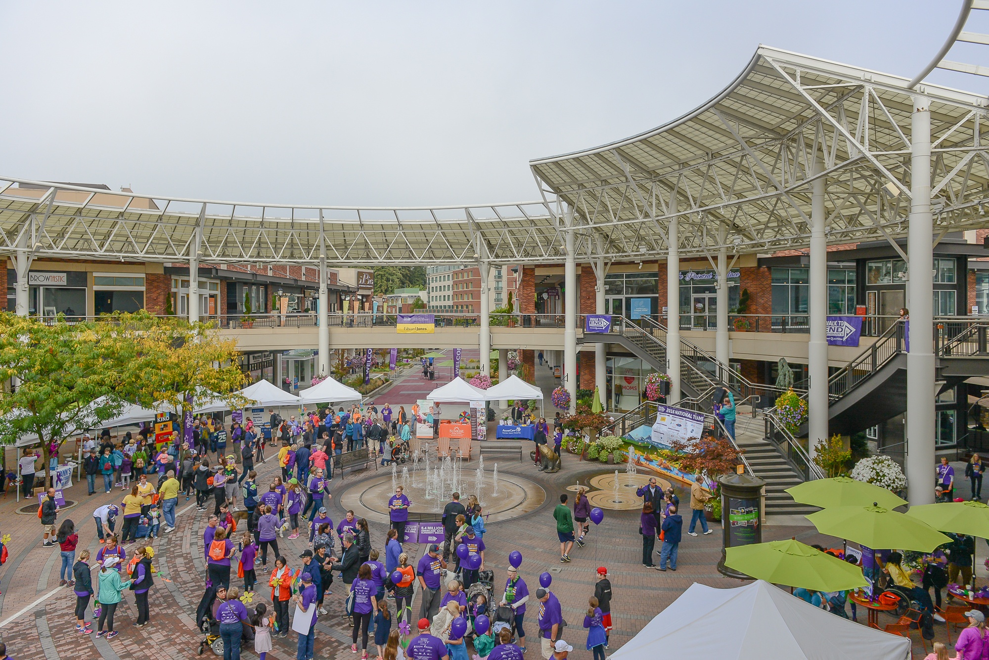 Hundreds participated in the Alzheimer’s Association’s Walk to End Alzheimer’s event at Redmond Town Center Sunday morning.
