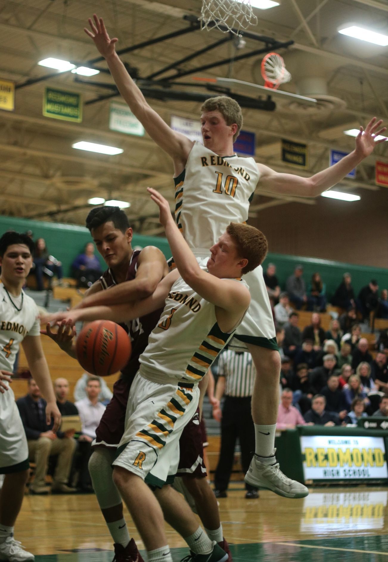 Mercer Island beats Redmond in doubleovertime thriller Boys