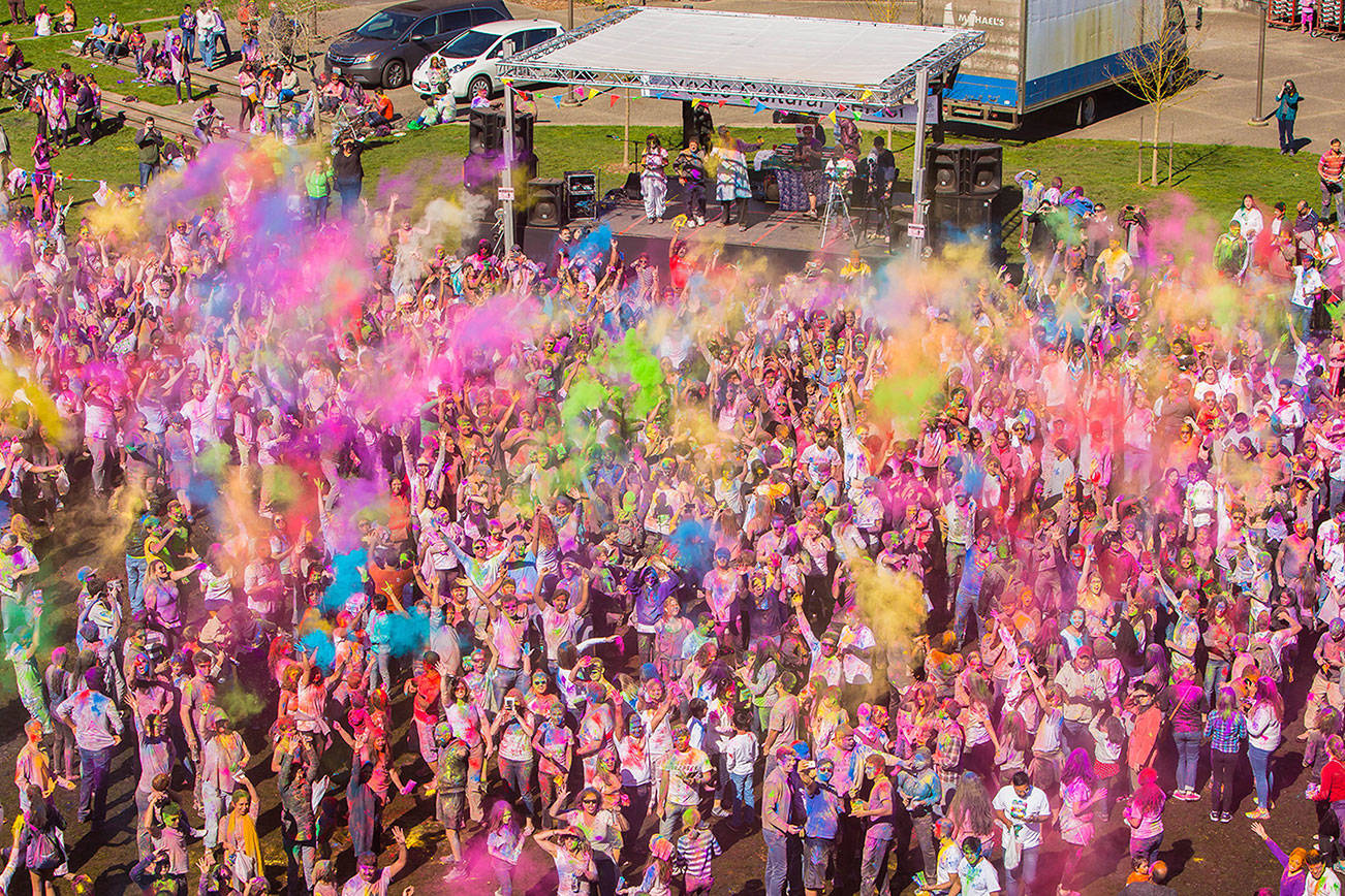 Thousands ring in spring at Festival of Color, Polar Plunge