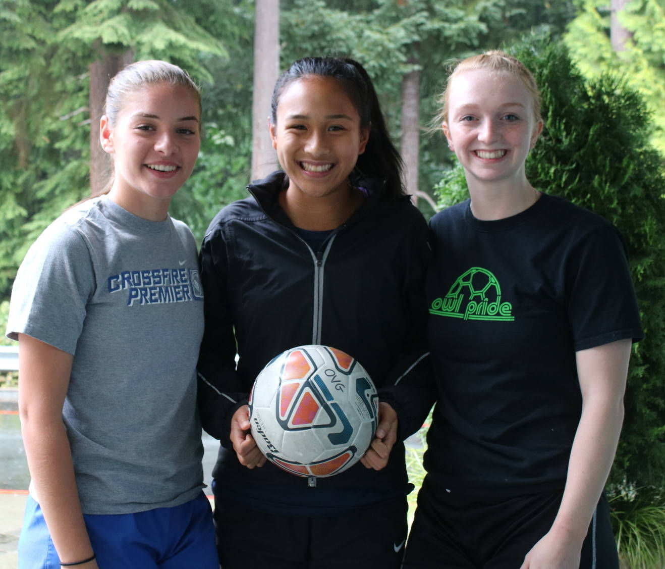 Overlake’s captains, from left to right, Faith Kipnis, Kayla Ngai and Kate McConnell. Andy Nystrom, Redmond Reporter