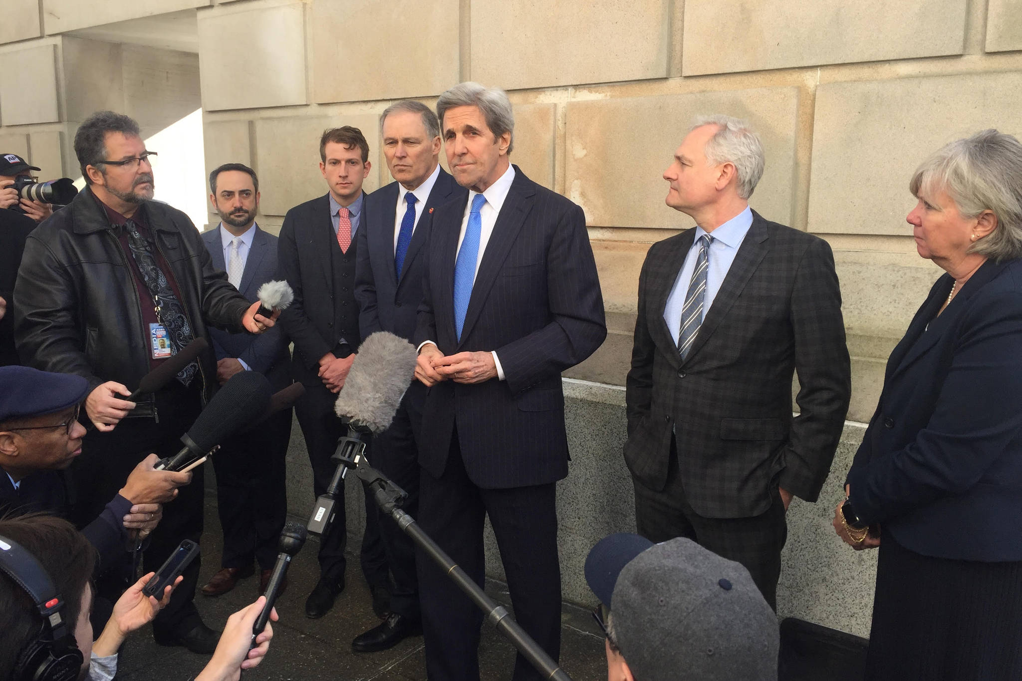 John Kerry in Olympia to advocate for governor’s carbon tax