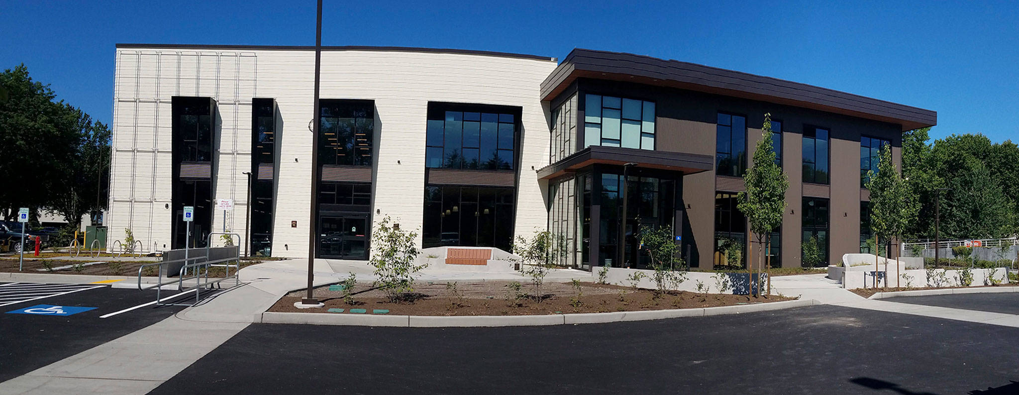 The 28,000-square-foot, $14.2 million facility will house Hopelink’s administrative team, along with its Redmond client services staff and food bank.
