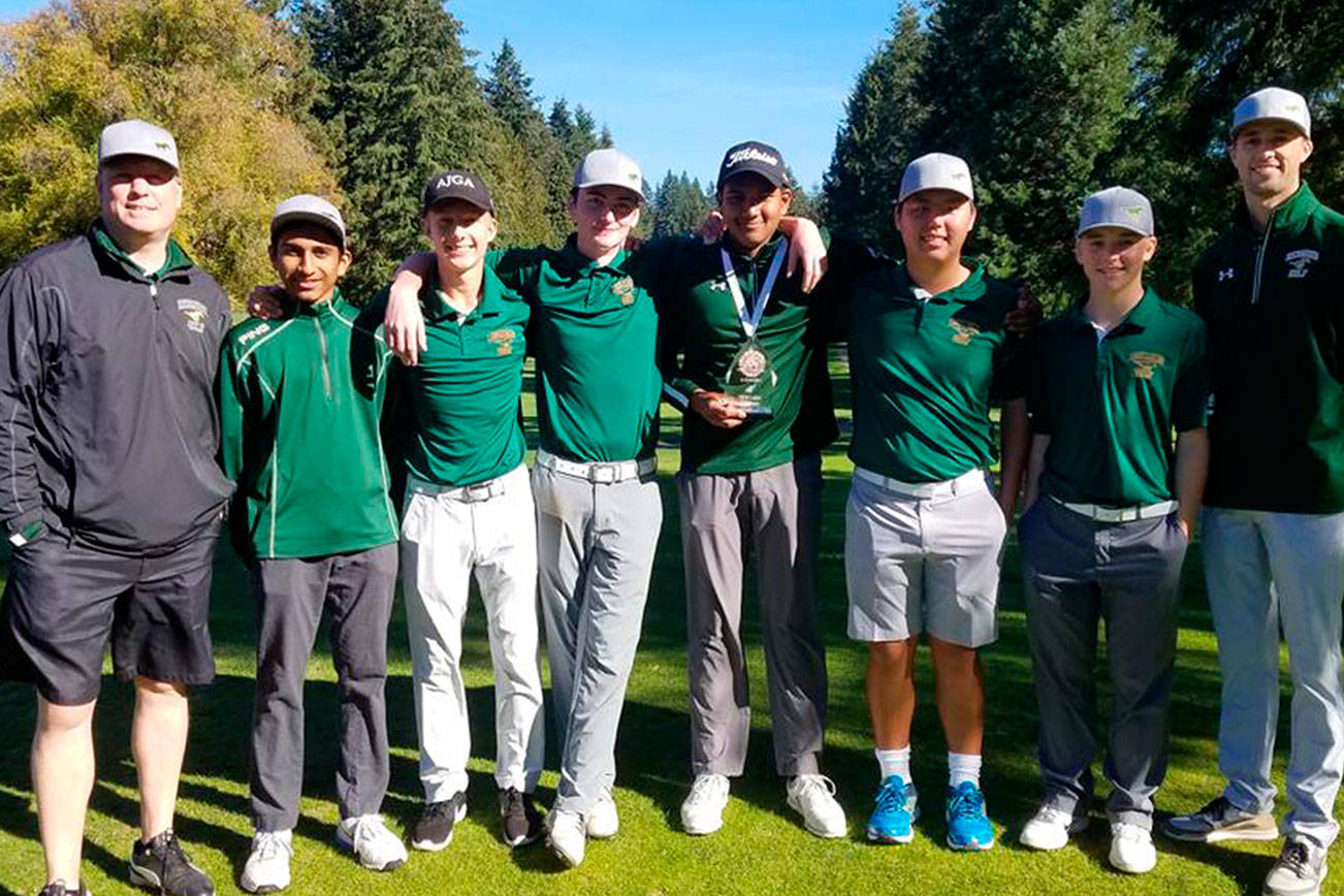 Redmond wins 4A KingCo boys golf tournament, qualifies for state