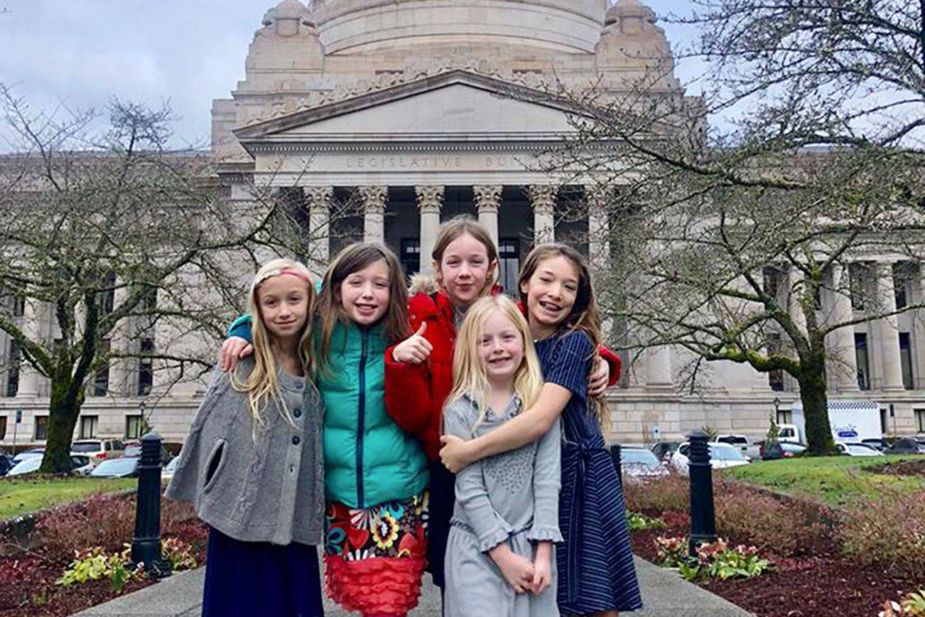 Eastside students travel to Olympia to support plastic straw ban
