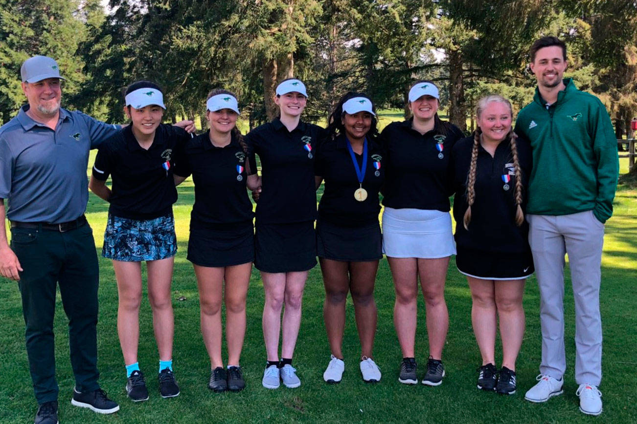 Redmond High girls top the league, district tournament standings