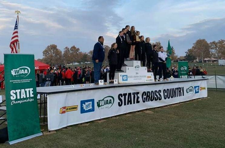 Redmond girls notch state cross-country title
