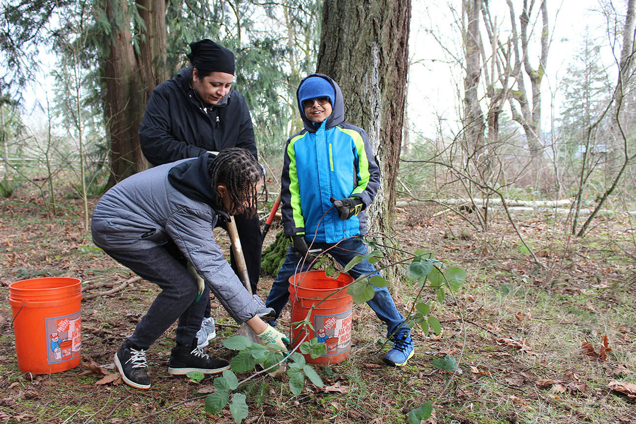 A day of service at Redmond’s Idylwood Park