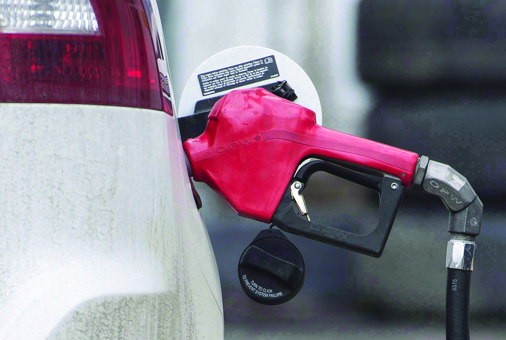Oil war and Covid-19 lead to lower prices at the gas pump