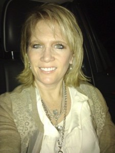 Esther Hansen is the founder of The Modern Debutante