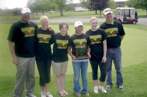 The Redmond Mustangs girls' golf team rallied on the final day of the 4A State Tournament