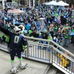 Seahawks fans get loud at Redmond Town Center rally