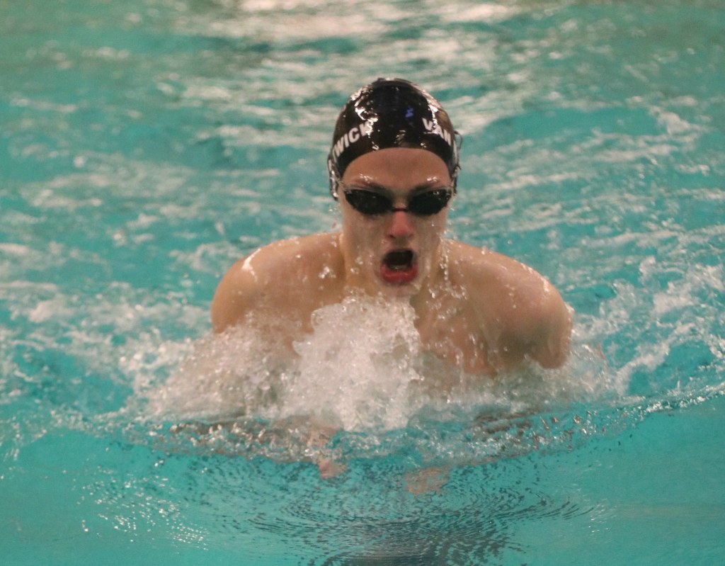 Redmond’s Graham notches state time in 100 fly