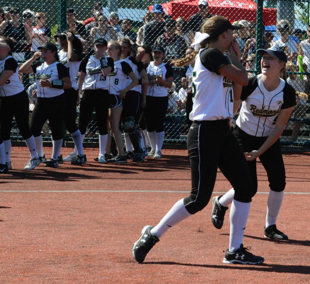 Redmond hits big, earns 3A state softball championship
