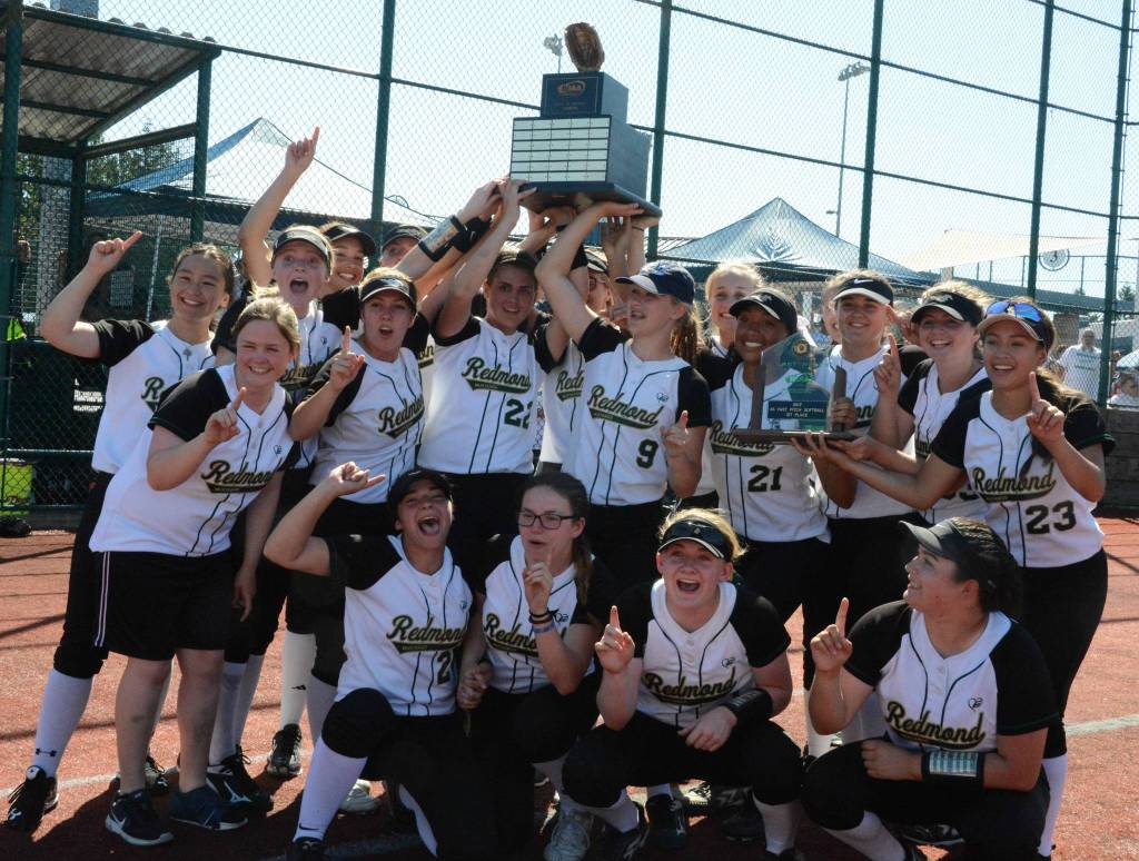 Redmond hits big, earns 3A state softball championship