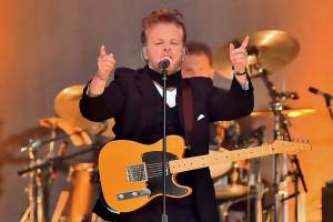 With Mellencamp leading the way, Redmond becomes small-town USA for one evening | Review