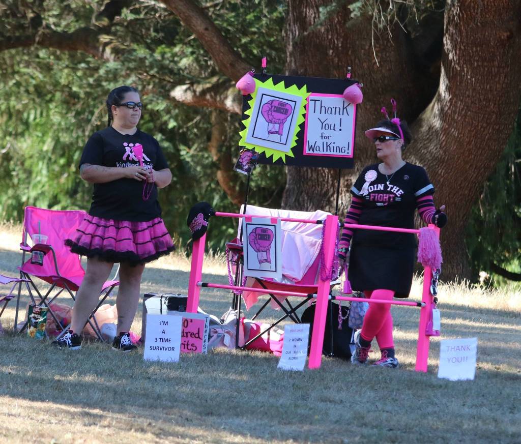 Cheering for Komen 3-Day walkers at Idylwood Park