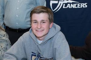 Teeing off with college signing