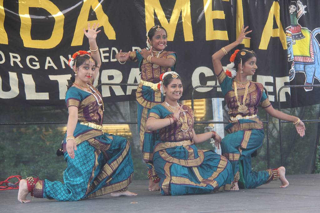Indian festival draws thousands to Redmond