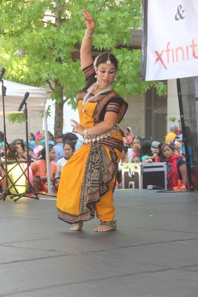 Indian festival draws thousands to Redmond