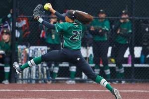 Redmond teams defeat Eastlake, Newport on the diamond