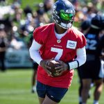 Seahawks QB Geno Smith keeps his eyes down field. (Maria Dorsten Photography)